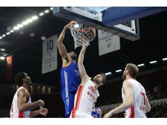 Anadolu Efes, Cedevita Zagreb’i mağlup etti