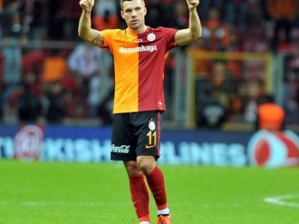 Podolski iddiaları yalanladı