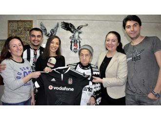 Beşiktaş’tan Meryem Nineye jest