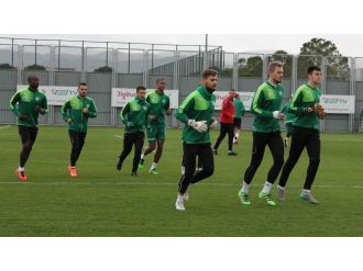 Bursaspor 16 eksikle çalıştı