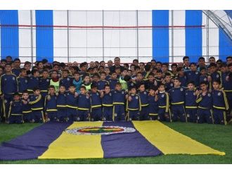 Ağrı’da Fenerbahçe futbol okulu açıldı