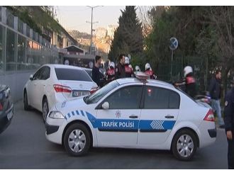 Yüzü kapalı 3 genç polisi alarma geçirdi