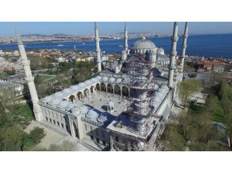 Sultan Ahmet Camii’ndeki restorasyon havadan görüntülendi