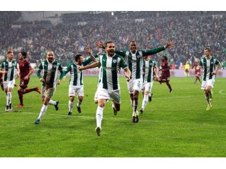 Hedef Vodafone Arena’da timsah yürüyüşü