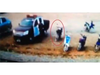 Bombalı motosiklet saniyeler sonra patladı: 2 ölü