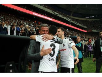 Beşiktaş her alanda lider