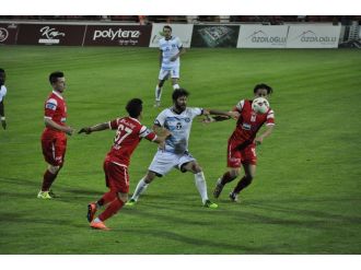 Adana Demirspor Balıkesirspor’u 2-1’le geçti