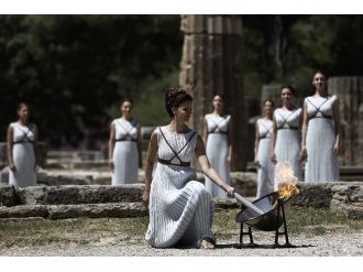 Olimpiyat meşalesi Olimpiya’da yakıldı