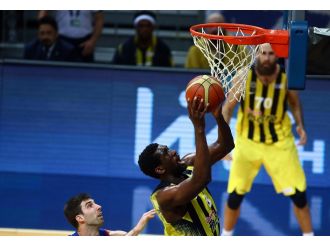 Potada zafer Fenerbahçe’nin: 73-69