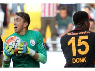 Muslera’dan ayrılık iddialarına yanıt