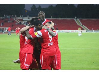 Balıkesirspor Play-off’lara, 1461 Trabzon kümeye: 2-1