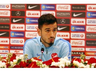 Oğuzhan Özyakup’tan Messi, Ronaldo örneği