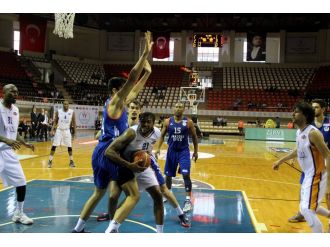 Anadolu Efes çeyrek finalde