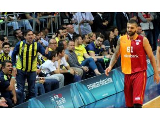 Galatasaraylı Göksenin’den Fenerbahçe’ye gönderme