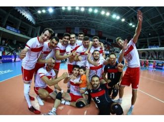 Milli Voleybolcular Slovakya’yı devirdi