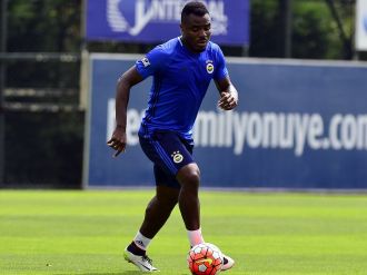 Fenerbahçe’de antrenmana Emenike ve Salih de katıldı