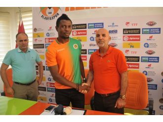 Alanyaspor’a Nijeryalı sağ bek