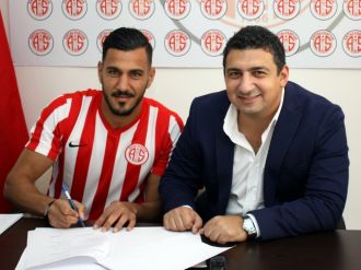 Deniz Kadah Antalyaspor’da