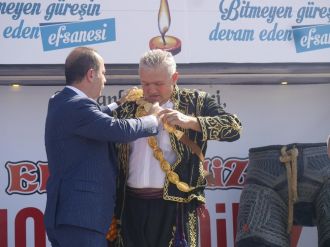 Kırkpınar ağasına davullu zurnalı karşılama