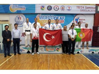 Karate ve judoda 17 dünya şampiyonluğu