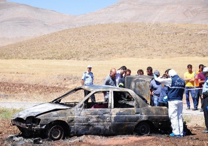 Emekli polis kazada yanarak öldü