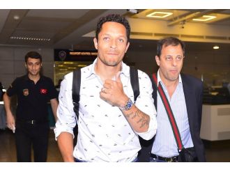 Beşiktaş’tan flaş Adriano açıklaması