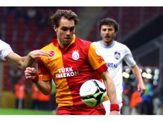 Elmander Kadıköy’de kaldırdıkları kupayı unutamıyor