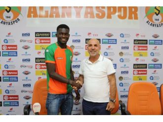 Alanyaspor’da orta sahaya takviye