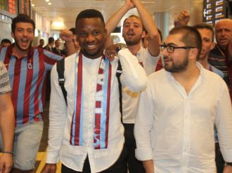 Ogenyi Eddy Onazi imzayı attı