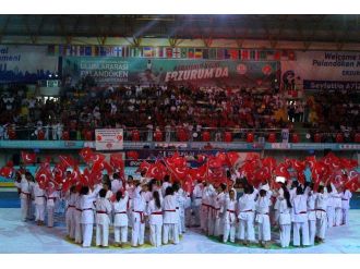 Palandöken Karate Turnuvası görsel şölenle başladı