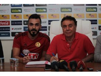 Eskişehirspor’da çifte imza