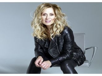 Elton John’dan sonra Lara Fabian’dan da destek geldi