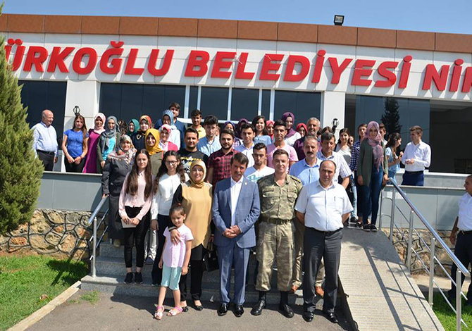 Başarı Öğrencilerden, Ödül Başkan Okumuş’tan