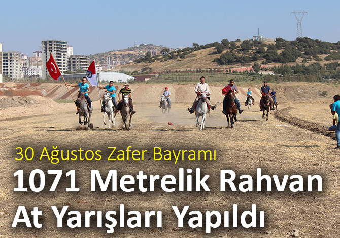 1071 Metrelik Rahvan At Yarışları Yapıldı