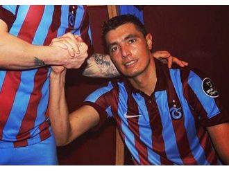 Oscar Cardozo Olympiacos yolunda