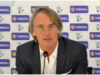 Riekerink’ten Terim cevabı: "Etkilenmiyorum"