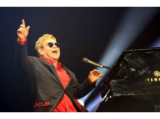 EXPO 2016 efsane isim Elton John’u ağırladı