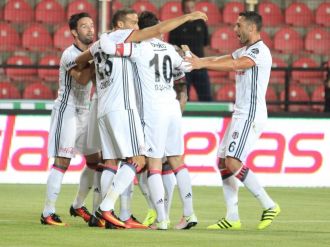 Kartal şeytanın bacağını kırdı!