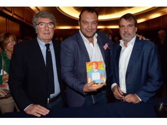 İtalyan futbol efsanesinin hayatı kitap oldu