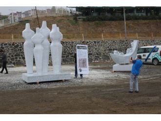 Taşlar ‘barış’ için sanata dönüştü