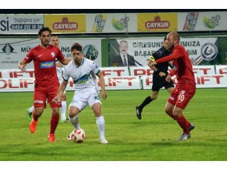 Giresunspor evinde Boluspor’a boyun eğdi