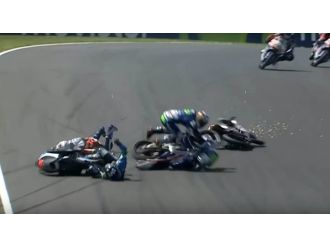 Moto GP 3’te kaza üstüne kaza