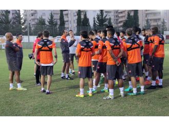 Adanaspor Galatasaray sınavına hazırlanıyor