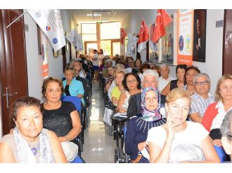 Türkiye’nin ilk 60 yaş üstü üniversitesi Antalya’da açıldı