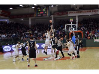 Banvit Çek ekibini devirdi