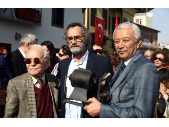 Ünlü oyuncu kazandığı tüm ödülleri bağışladı