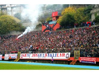 Taraftar ortalaması çoğu Süper Lig takımının üzerinde ama...