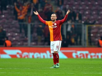 Timsah avcısı Sneijder