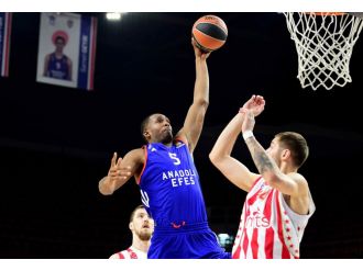 Anadolu Efes 4. galibiyetini aldı