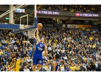 Anadolu Efes 5. galibiyetini aldı